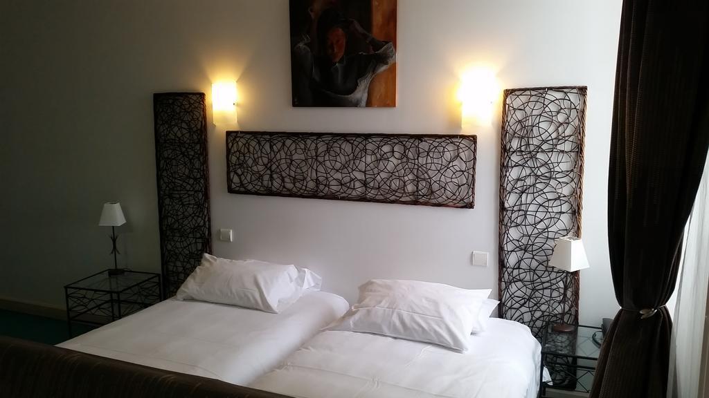 Appart'Hotel Bellevue Thermes De La Reine Bagnères-de-Bigorre Kamer foto